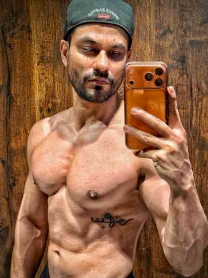 Kunal Kemmu ‘vibes’ on ‘Ramba Ho’ from ‘Dhurandhar’:  Let’s make this year a vibe