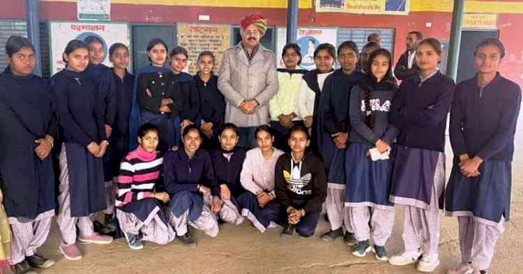 परिवार ही नहीं, बल्कि पूरे समाज और देश को मजबूत बनाती हैं शिक्षित बेटीः डॉ. वीरेंद्र सिह चौहान