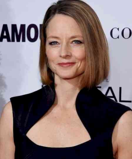 Jodie Foster roasts AI for glitching about her original ‘Freaky Friday’ role