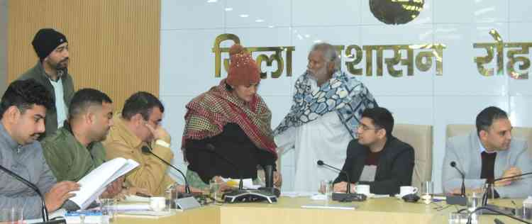 समाधान शिविरों में नागरिकों की शिकायतों के निपटारे बारे दिए निर्देश