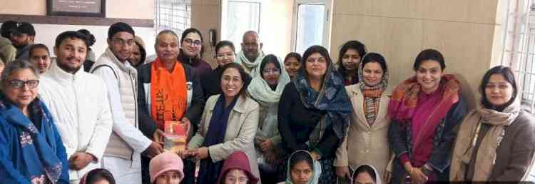 फाउंडेशन डे पर मनोविज्ञान विभाग में यज्ञ आयोजित