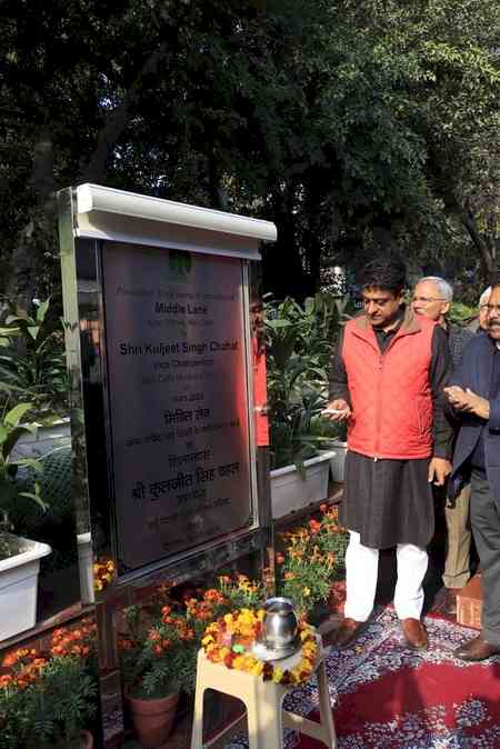 Delhi: NDMC Vice Chairperson lays foundation stone for Khan Market upgrade