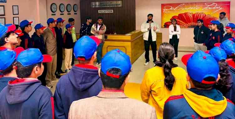 स्कूली छात्रों ने किया आईएचटीएम का शैक्षणिक भ्रमण, स्टार्टअप्स, उद्यमिता और वैश्विक करियर अवसरों की जानकारी प्राप्त की