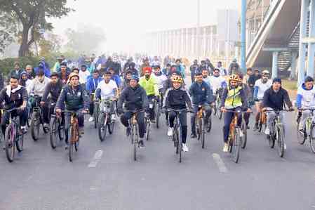 Strong leadership is only possible with healthy body, says Mandaviya at 56th Fit India Sundays on Cycle