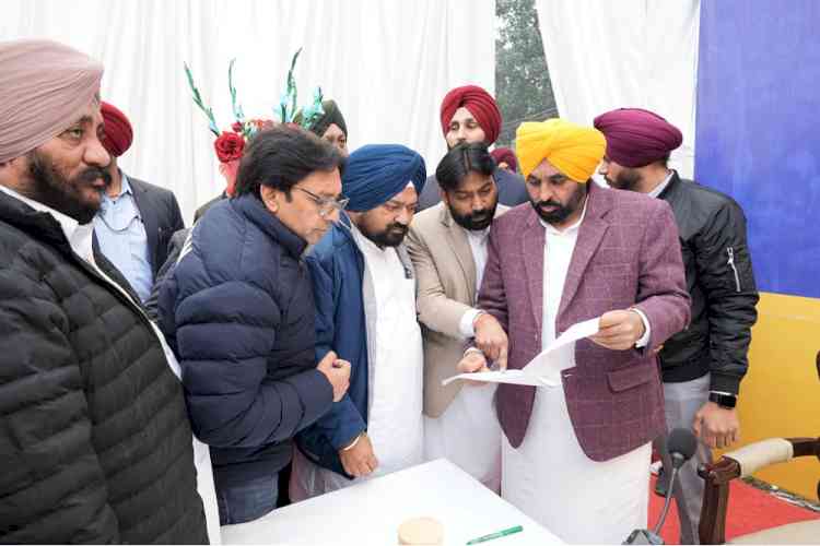 Braving cold weather, CM Bhagwant Singh Mann holds Lok Milni in Jalandhar, says Lok Milnis will act as catalyst in accelerating Punjab’s development
