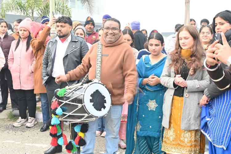 DAV University Celebrates Lohri with Joy, Tradition, and Togetherness