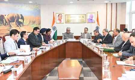 Delhi: Environment Minister reviews air pollution plan with CM Rekha Gupta