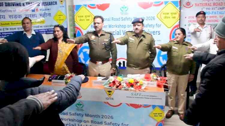 SIAM Holds Road Safety Refresher Workshops for Drivers in Delhi