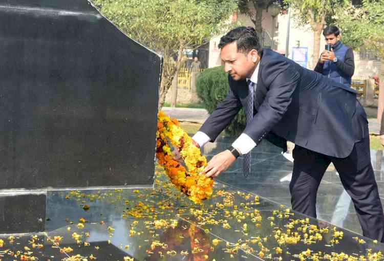 एक सैनिक कभी सेवानिवृत नहीं होता, जीवन पर्यंत देश की सुरक्षा व विकास में देते हैं महत्वपूर्ण योगदानः डीसी सचिन गुप्ता