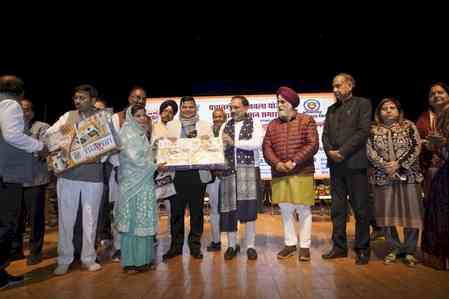 251 MCD employees get free LPG stove, cylinder under PM Ujjwala Yojana