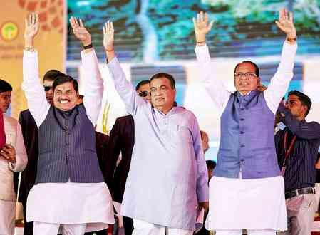 Union Minister Gadkari calls for honest leaders dedicated to poor and farmers