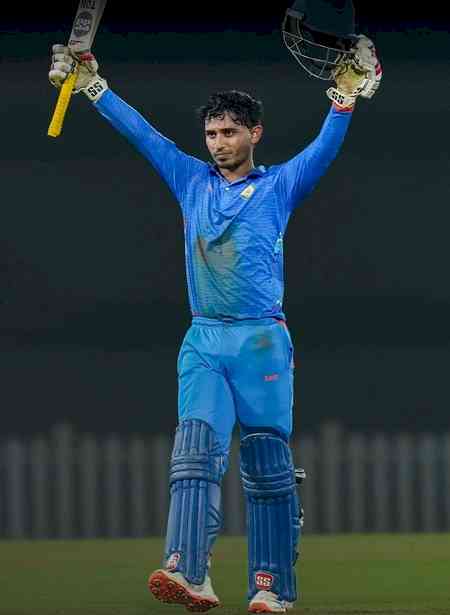 Vijay Hazare Trophy: Aman Mokhade becomes third batter to score 800 runs in a single season