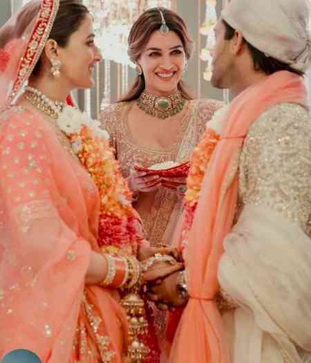 Kriti Sanon shares how her three pet dogs were also a part of sister Nupur Sanon's wedding reception