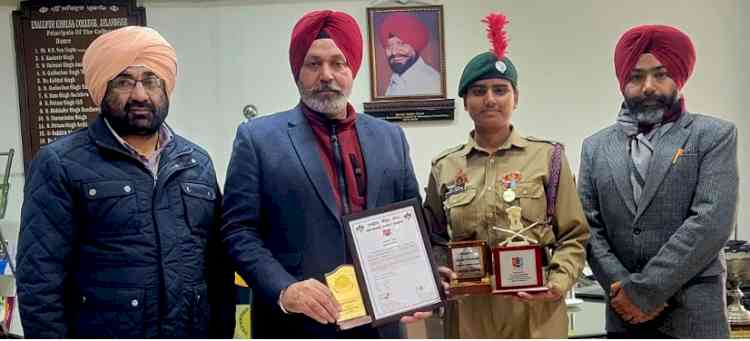 Lyallpur Khalsa College cadet Sunanda Sabharwal felicitated for participating in Army Day Parade