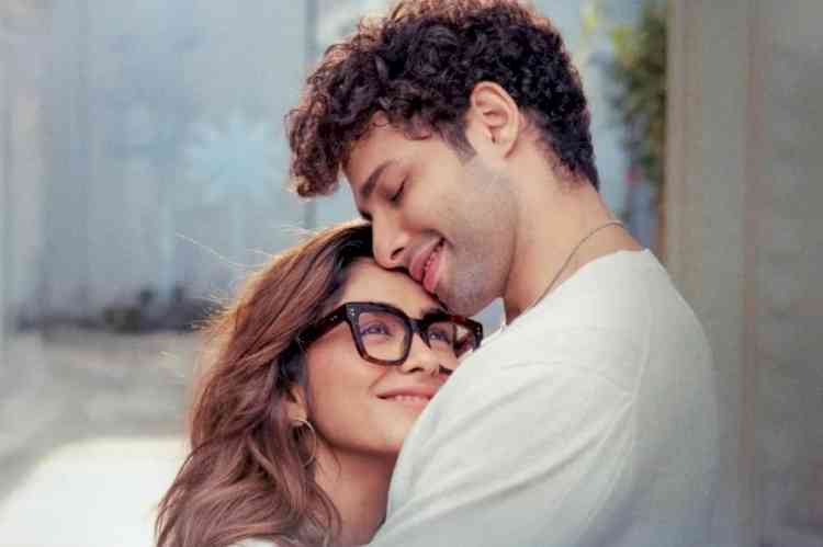 Mrinal Thakur and Siddhant Chaturvedi’s Modern Romance Shines in Do Deewane Sehar Mein Teaser