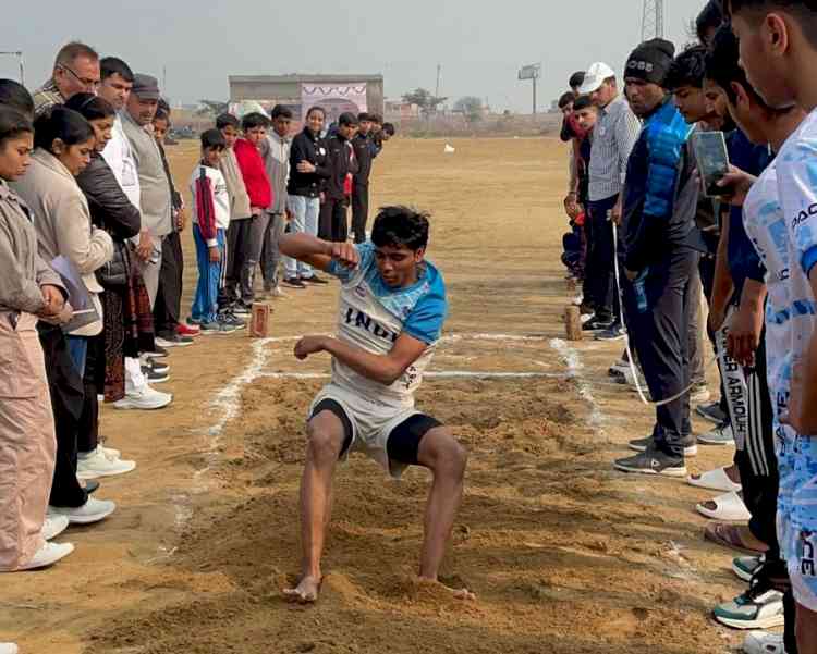 जिला स्तरीय खेलकूद प्रतियोगिता में युवाओं ने दिखाया जोश