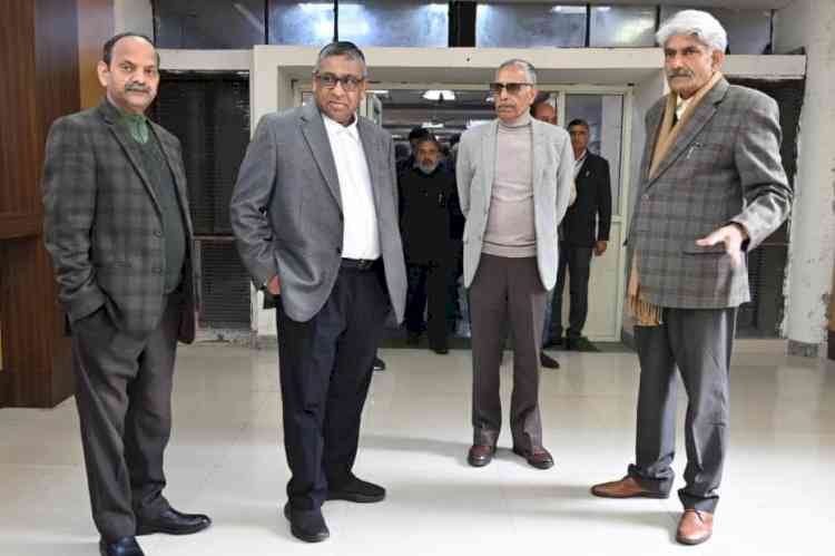 एलपीएस बोसार्ड के सहयोग से विवेकानंद पुस्तकालय में स्थापित होगा सिविल सेवा अभ्यर्थी कॉर्नर