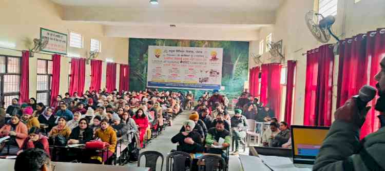 Education Department Hosts AI Training Workshop for 800 Teachers