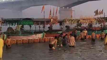 Devotees take holy dip in Sarayu on Basant Panchami; praise smooth arrangements