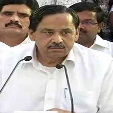 Congress suffers jolt as former UP minister Nasimuddin Siddiqui resigns along with associates