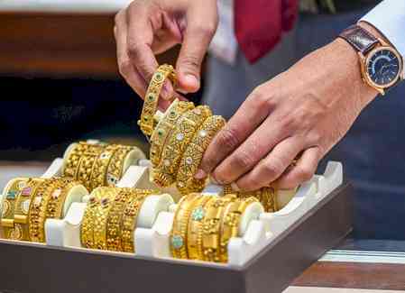 Gold prices surpass $5,000 an ounce amid heightened global uncertainties