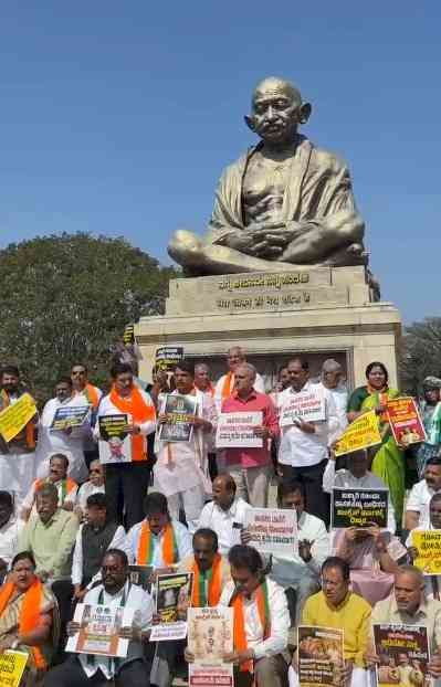 BJP protests in Karnataka, seeks Excise Minister’s ouster over alleged diversion of funds