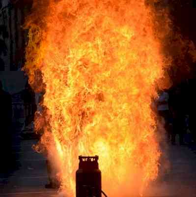 Seven suffer burn injuries in cylinder blast-triggered fire in Mumbai's Malad