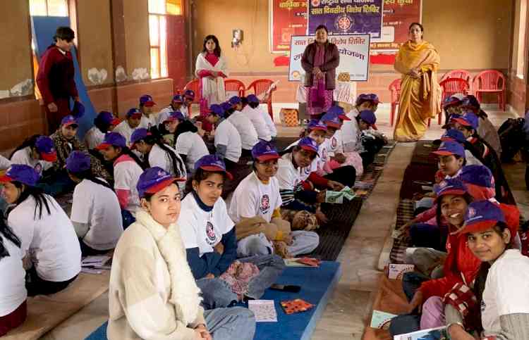 एनएसएस शिविर के छठे दिन ग्रामीणों को जल संरक्षण तथा स्वच्छता के प्रति जागरूक किया