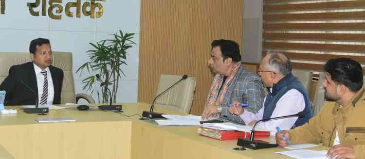 उपायुक्त सचिन गुप्ता ने जिला रेडक्रॉस समिति की सभी गतिविधियों में वृद्धि के निर्देश दिए