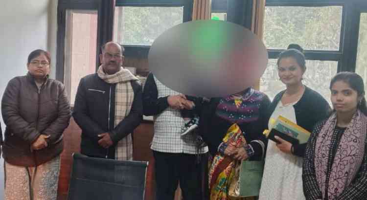 जिलाधीश सचिन गुप्ता की अनुमति से अडॉप्शन प्रक्रिया संपन्न, दत्तक ग्रहण एजेंसी से बालक गोद गया