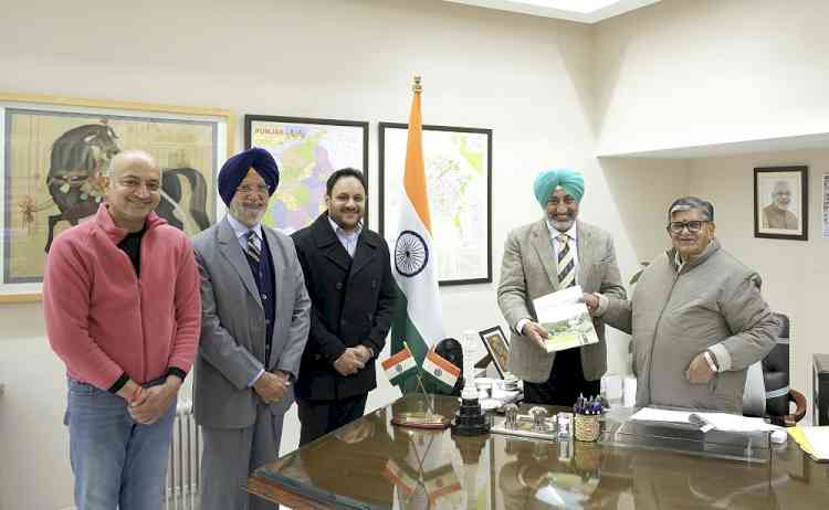 Newly Elected Chandigarh Golf Club President Maj R.S. Virk (Lalli) Pays Courtesy Call on Governor