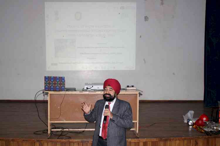 Yuva Aapda Mitra Training Day 2: Volunteers Educated on Handling Earthquakes, Floods, and Extreme Weather Conditions