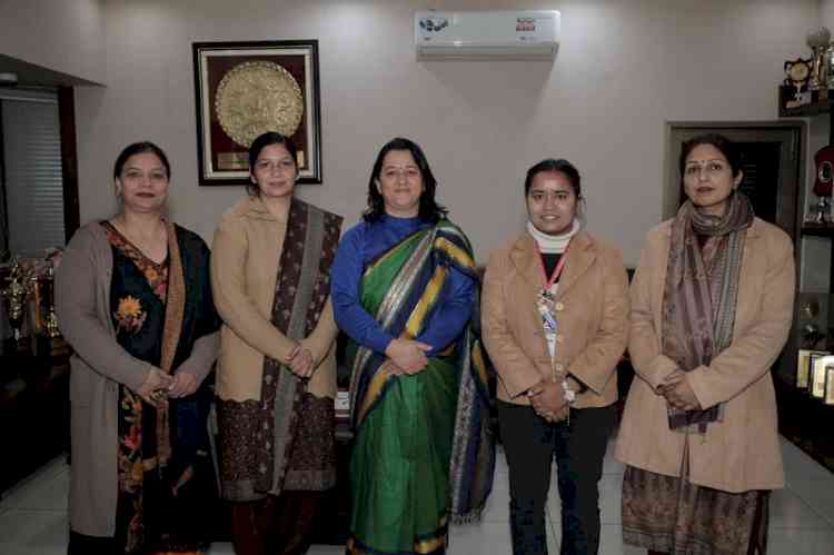 PCM S.D. College for Women Student Jasmine Secures First Position at ‘Antarrashtriya Kavi Darbar’