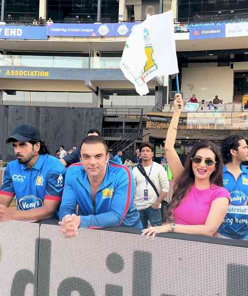A Glam Six at CCL: Anusmriti Sarkar Brings the Energy for Mumbai Heroes