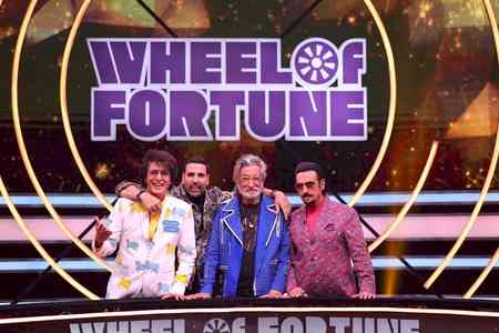 Akshay Kumar, Gulshan Grover recreate Hera Pheri iconic dialogue, ‘Kabira Speaking’