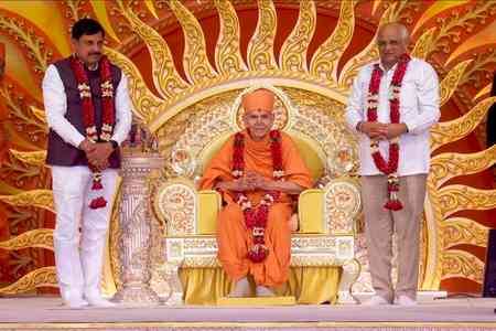 Vadodara: Guinness World Record recognises mass recital at Mahant Swami Maharaj's 92nd birthday celebrations