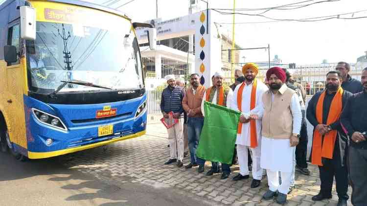 Mukh Mantri Tirath Yatra Scheme: Revenue Minister flags off bus carrying devotees to Sri Amritsar Sahib