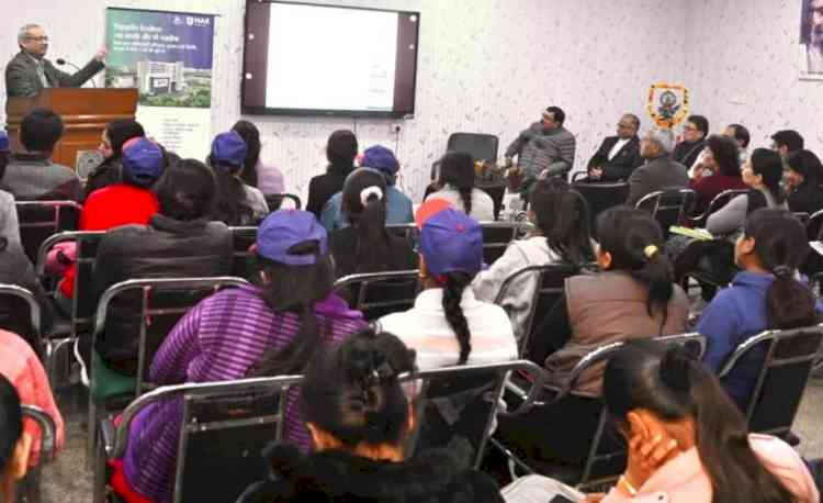 स्वास्थ्य वार्ता में  बताया नींद का महत्व