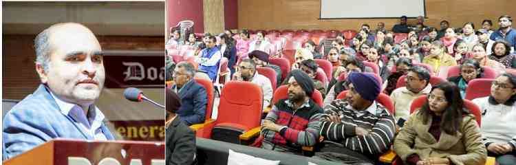दोआबा कॉलेज में कैंसर जागरूकता पर सैमीनार आयोजित