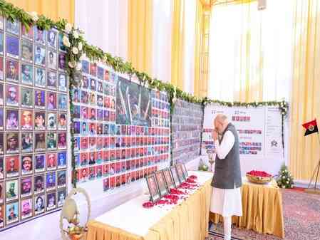 HM Shah visits International Border in J&K, pays tributes to cops killed in line of duty