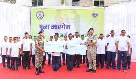 30 Maoists surrender in Chhattisgarh's Bijapur amid President Murmu’s Bastar visit