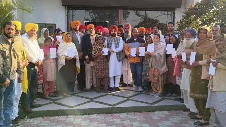 Cabinet Minister Hardeep Singh Mundian distributes Rs 86.40 lakh cheques to 72 families for Pucca Houses