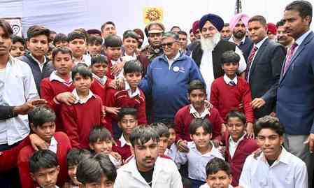 Punjab Guv, Badal sharing stage aims for ‘alliance’ with BJP, say Congress & AAP 