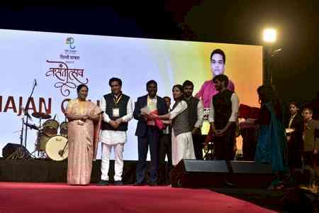 CM Rekha Gupta launches ‘Bhajan Clubbing’ fest in Delhi University