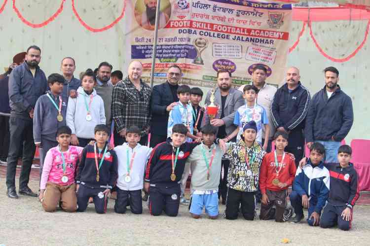 दोआबा कॉलेज बना पहले डीसीजे फुटबॉल टूर्नामैंट का चैम्पियन 