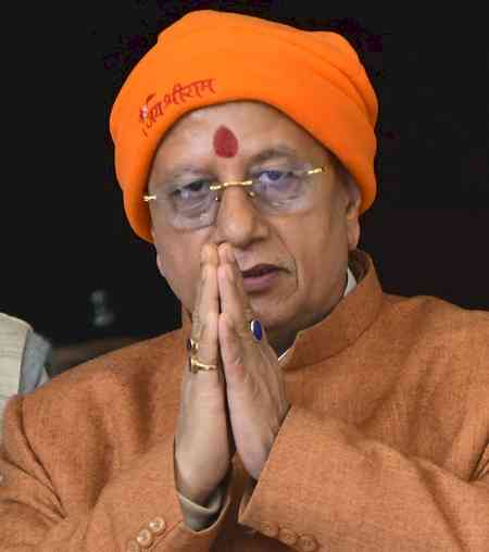 Bihar Dy CM Vijay Sinha cracks down on illegal hoardings, parking in Patna