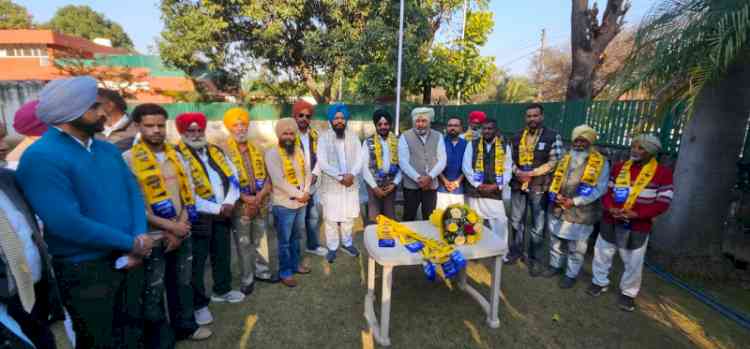 BJP Punjab SC Wing Financial Secretary Amarjeet Singh Kokri Kalan Joins AAP
