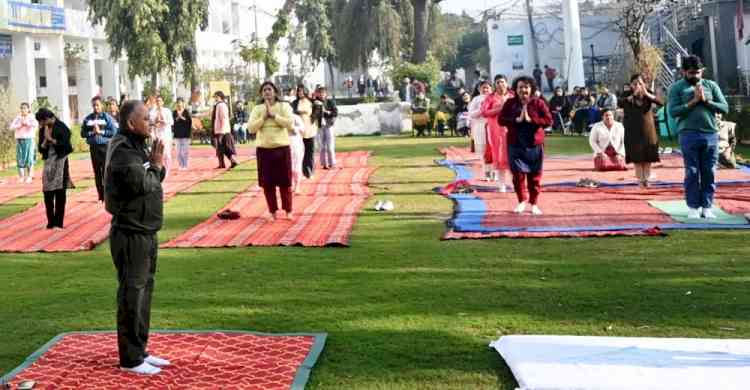 तीन दिवसीय सूर्य नमस्कार अभियान संपन्न