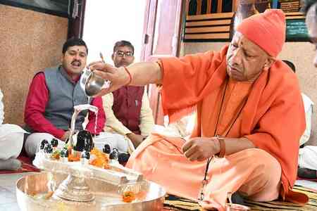 CM Yogi offers Rudrabhishek at Gorakhnath Temple on Mahashivratri, prays for 'welfare of humanity'