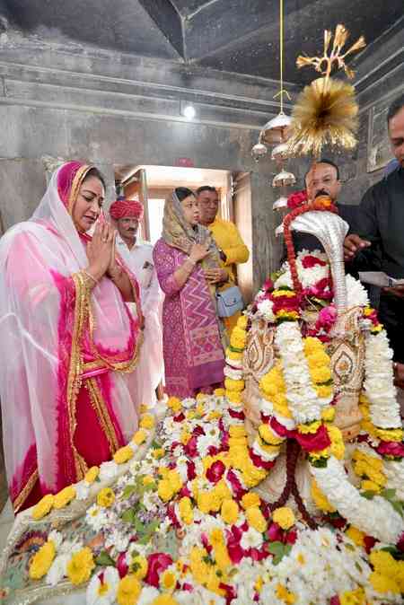 May Lord Shiva's blessings continue to remain upon Delhi: CM Gupta offers prayers at Udaipur temple
